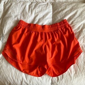 Lululemon Hotty Hot Lined Short 2.5"